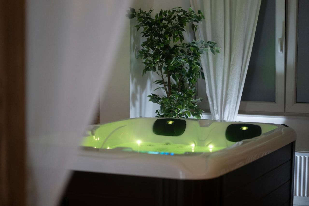 Spa Palawan Prive Avec Jacuzzi Et Sauna Liege Otel Dış mekan fotoğraf